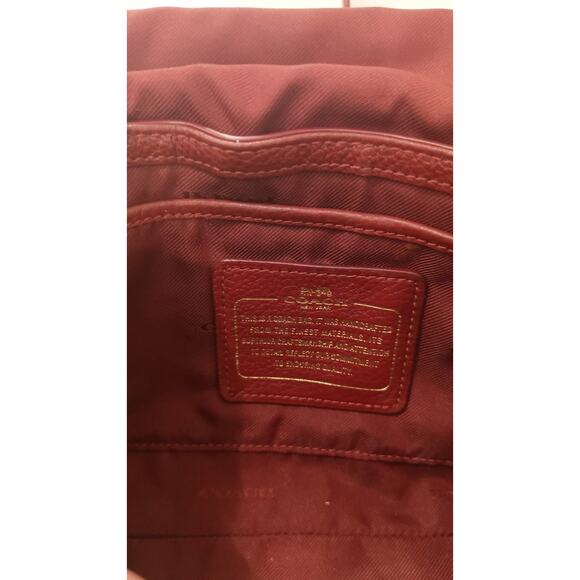 COACH Leather burgundy wine TurnKey flap Crossbody Golden chain strap 9.5x6.5in - Picture 5 of 12